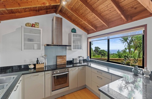 Piha House | Perfectly Piha - Piha Holiday Home