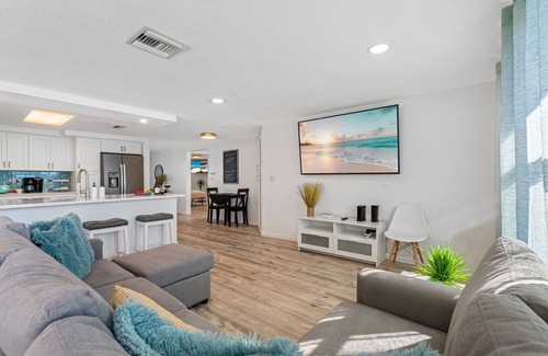 Hudson Beach Estates House | Perfectly Renovated Home on a Waterfront Canal