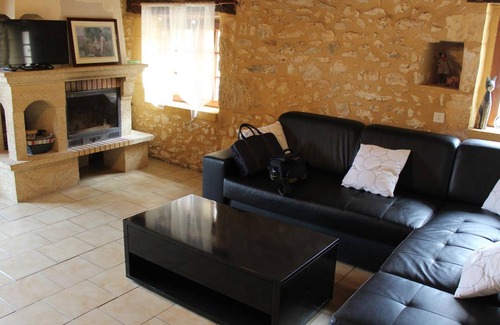 Naussannes Cottage | Périgord cottage with shared pool, fireplace and pets allowed near Bergerac