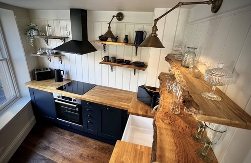 Bradford-on-Avon Apartment | Period apartment, great views, in heart of historic town.