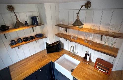 Bradford-on-Avon Apartment | Period apartment, great views, in heart of historic town.