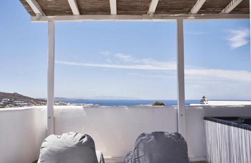 Drafaki Apartment | Periscope Suite Private Jacuzzi by Monocle