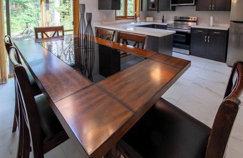 Grand Bend Cottage | Periwinkle Place- Close to the Beach in Southcott Pines!