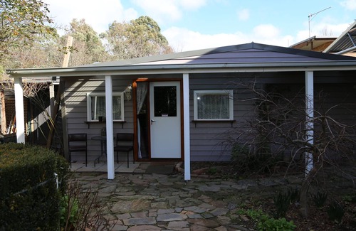 Jamieson Cottage | Perkins Place Tulip Cottage