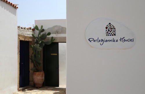 Perlegianika Villa | Perlegiannika Houses