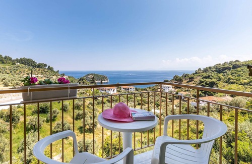 Stafylos Apartment | Persephone Seaview Room - Ariadne Skopelos Getaway