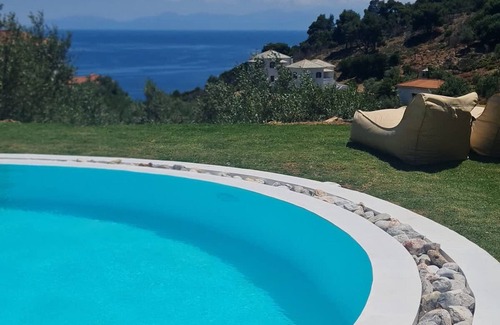 Stafylos Apartment | Persephone Seaview Room - Ariadne Skopelos Getaway