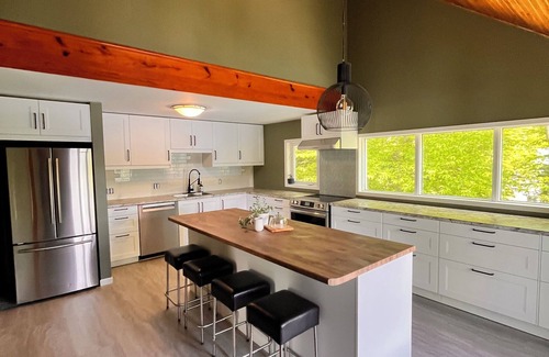 Tay Valley House | Perth 5 BR Lakehouse Retreat!