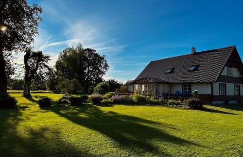 Saarde House | Pertle Cottage Private Sauna & Hot Tub Getaway in Nature