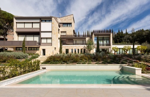 Perugia Apartment | Perugia Poolside Haven: Luxurious Comfort