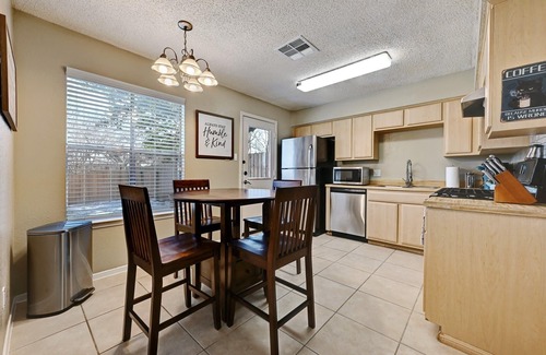 Pflugerville House | Pet & Family-Friendly | Newly Remodeled 3BR/2.5BA | Close to i35, Park, Trails