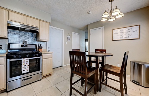 Pflugerville House | Pet & Family-Friendly | Newly Remodeled 3BR/2.5BA | Close to i35, Park, Trails