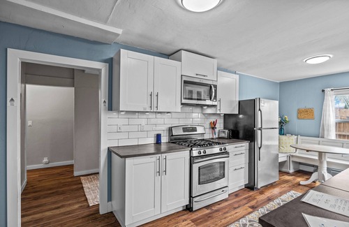 Montrose House | Pet & Family Friendly Downtown Montrose-20 Minutes to Black Canyon National Park