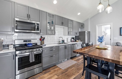 Montrose House | Pet & Family Friendly, Mountain Views, Downtown Montrose 20 Min to National Park