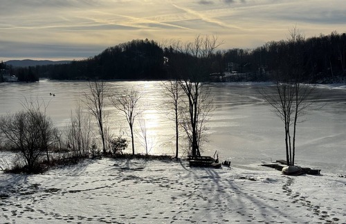 Notre-Dame-de-Pontmain Cottage | Pet Friendly Waterfront Cottage in a secluded bay