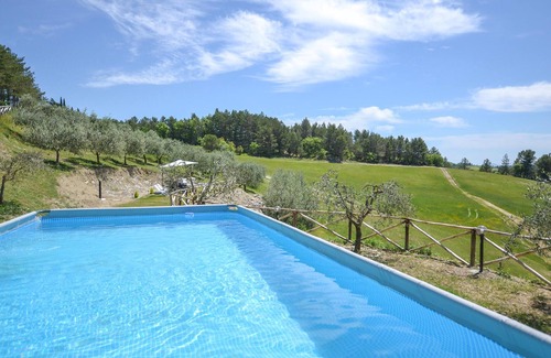 Monte Santa Maria Tiberina Apartment | Pet friendly apartment