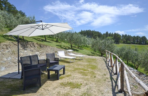 Monte Santa Maria Tiberina Apartment | Pet friendly apartment