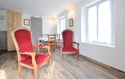 Saint-Christophe-du-Foc Apartment | Pet Friendly Apartment