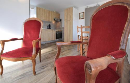 Saint-Christophe-du-Foc Apartment | Pet Friendly Apartment
