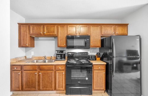 Clarksville House | Pet Friendly, 15 minutes to Ft Campbell-A1