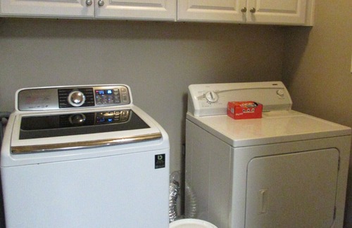 Noblesville House | Pet Friendly 2-bedroom residential in Fishers, IN