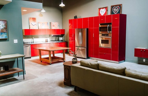 Athens Apartment | Pet-Friendly 2BR Loft by MHM Luxury Properties