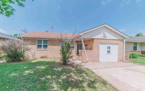 Central Oklahoma City House | Pet friendly 3 bedroom house