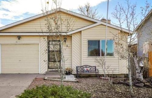 Colorado Springs Villa | Pet Friendly/3 King Beds/Mins to Airport