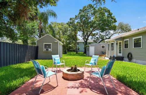 Virginia Park House | Pet-friendly 3bdr 2bath house close to airport, downtown, beach and restaurants.