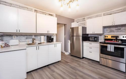 Sandy Hill Apartment | Pet-Friendly 3BR Apartment - Near University & Byward Market