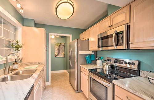 Northeast Pensacola House | Pet-Friendly A-Frame Retreat Near Dtwn + Beaches!