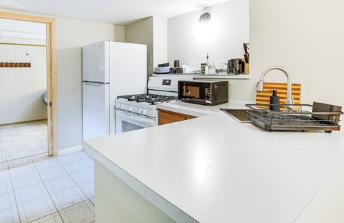 Evanston House | Pet-Friendly Abode, 2 Mi to Dtwn Evanston!