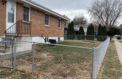 Benson Gardens House | Pet Friendly Airbnb W/4' Fenced Yard & King Bed