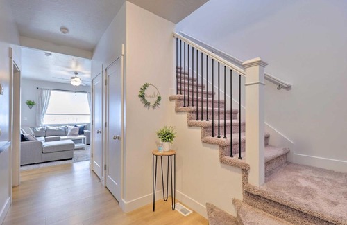 American Fork House | Pet-Friendly American Fork Home with Mtn Views!