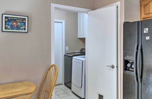 Sand Lake Apartment | Pet Friendly Anchorage Retreat w/Deck & Yard