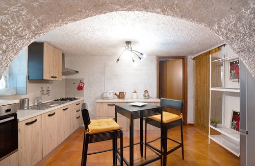 Beverino Apartment | Pet-Friendly Apartment 'Il Bacio del Sole' with BBQ, Shared Terrace & Wi-Fi