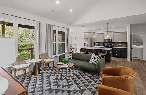 Bella Vista House | Pet-Friendly Bella Vista Home w/King Bed, Kitchen & Trail Access