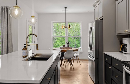 Bella Vista House | Pet-Friendly Bella Vista Home w/King Bed, Kitchen & Trail Access