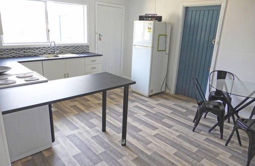 Greenwell Point Cottage | Pet Friendly - Boat Welcome - Family Getaway