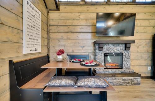 Broken Bow House | Pet-Friendly Broken Bow Cabin Hot Tub and Fireplace