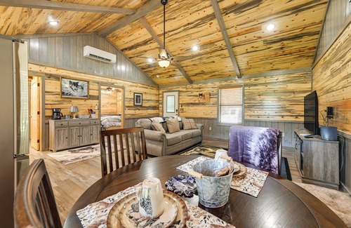 Broken Bow Cottage | Pet-friendly Broken Bow Cabin Near Lukfata Creek!