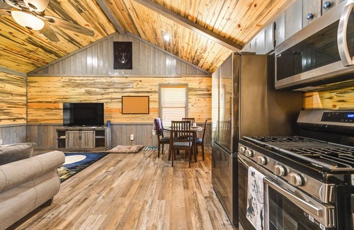 Broken Bow Cottage | Pet-friendly Broken Bow Cabin Near Lukfata Creek!