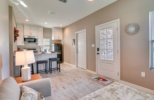 Brownsville Apartment | Pet-Friendly Brownsville Apartment w/Yard!