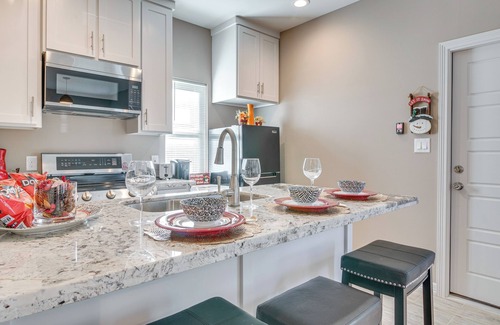 Brownsville Apartment | Pet-friendly Brownsville Apartment w/Yard!