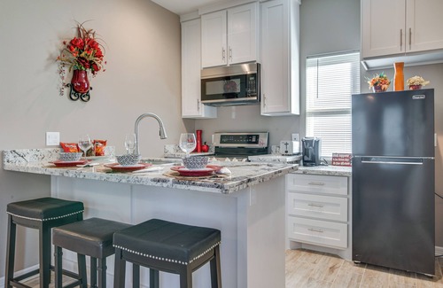Brownsville Apartment | Pet-friendly Brownsville Apartment w/Yard!