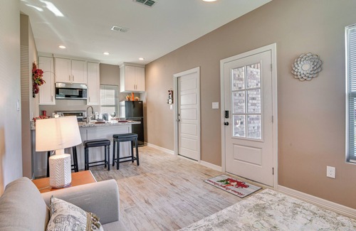 Brownsville Apartment | Pet-friendly Brownsville Apartment w/Yard!