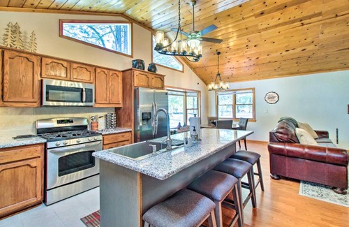 Pinetop House | Pet-Friendly Cabin in Pinetop-Lakeside!
