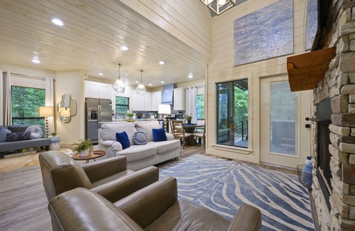 Broken Bow Cabin | Pet-Friendly Cabin 5 minutes from town with stunning decor and views!