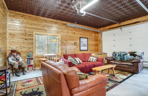Pepin House | Pet-Friendly Cabin Retreat Walk to Lake Pepin!