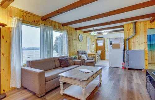 Mauston Cottage | Pet-friendly Cabin Retreat: Wisconsin River Access